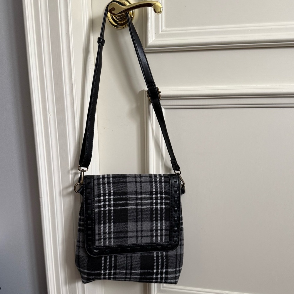 BNWT Black & Gray Simply Noelle Plaid Crossbody Bag